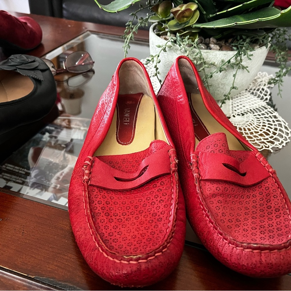 Vaneli Arles Red Leather Loafers Driving Shoes Size 10 M MSRP $150 for 25.00